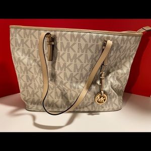 Michael Kors Large Top Zip Vanilla Signature Tote